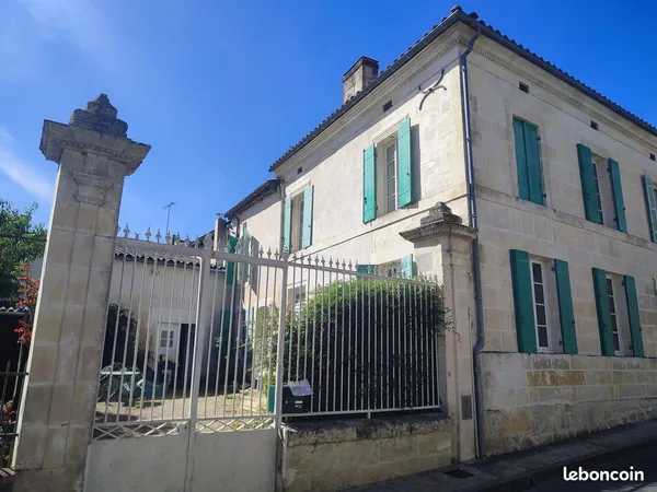 Maison 11 pièces 258 m²