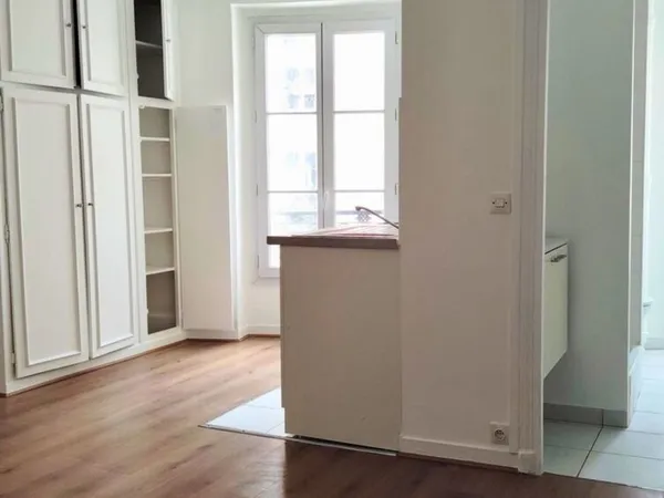 Studio lumineux de 18,45 m² ? DPE C ? Jules Joffrin