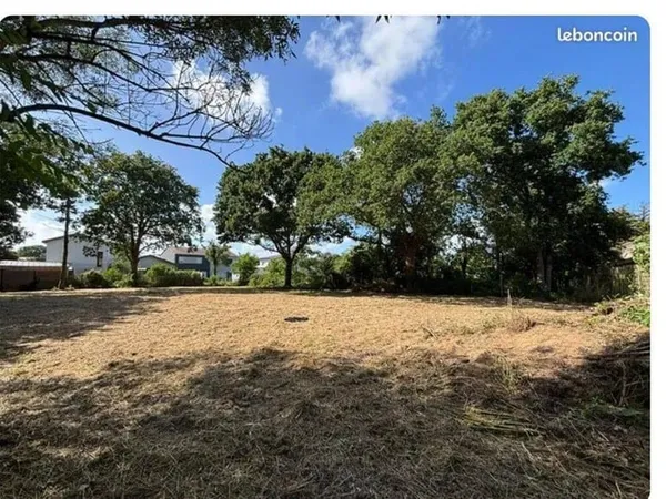 Terrain 961 m²