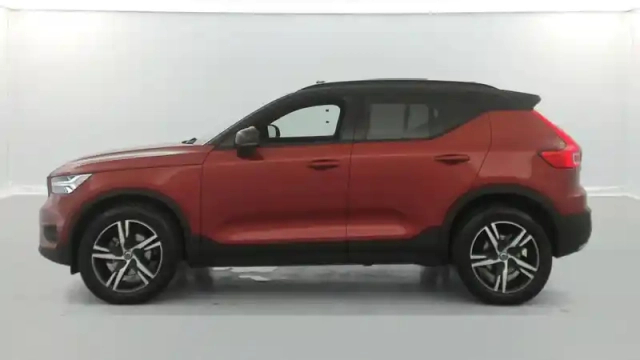 Volvo Xc40 t3 163ch r-design geartronic 8 suréquipé + toit ouvrant — photo 2
