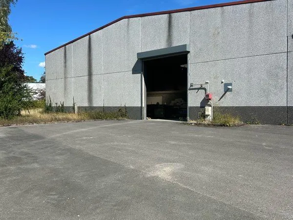 Local activité 360m2