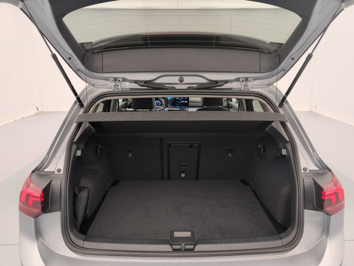 Volkswagen Golf 8 — photo 11