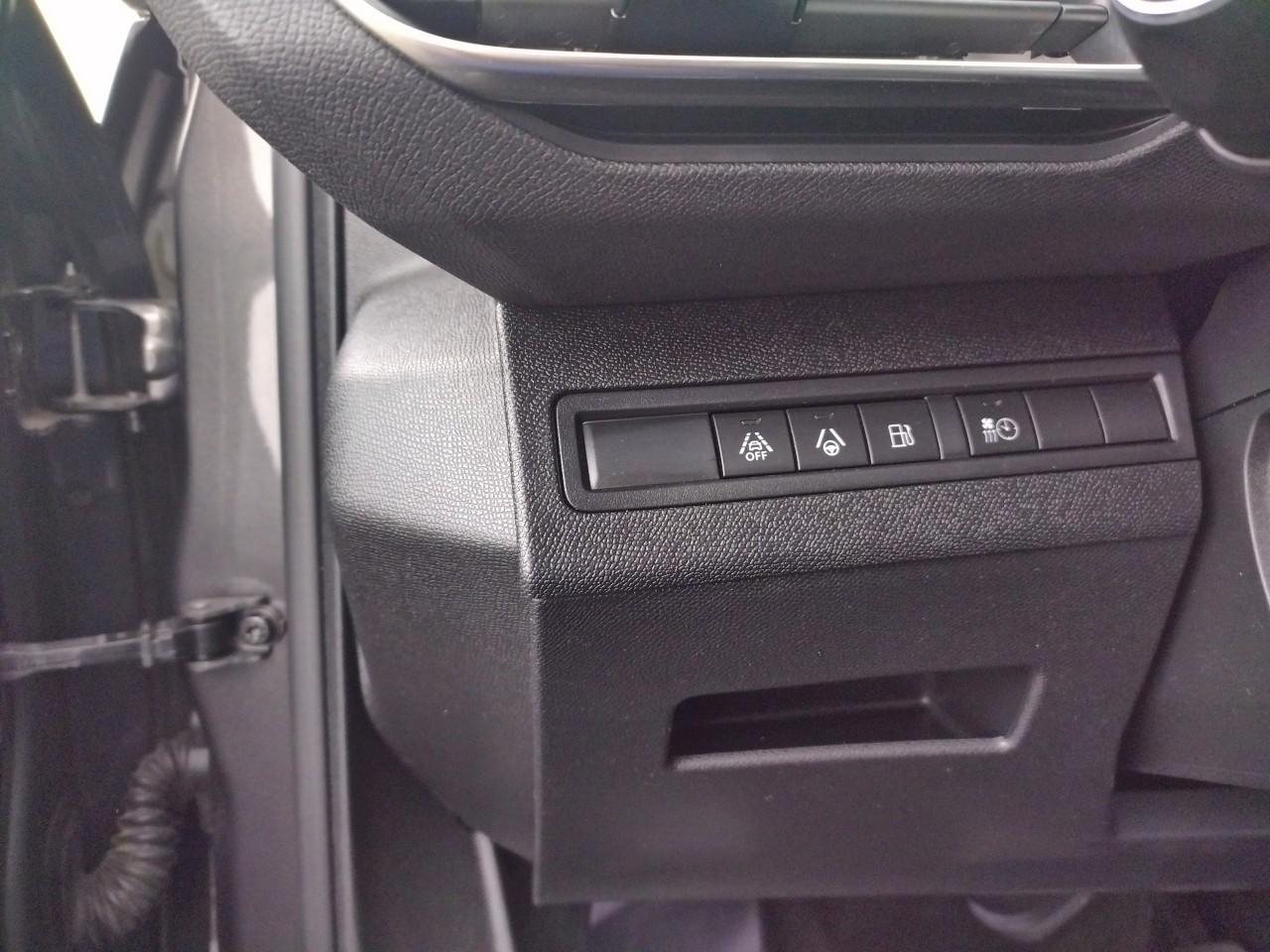 Peugeot 3008 hybrid4 300 e-eat8 gt — photo 22