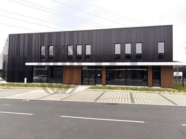 Local d'activité 860 m²