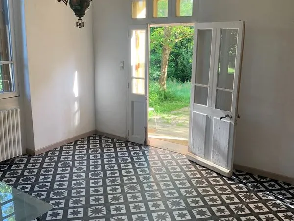 Appartement meublé à la campagne avec terrasse, calme