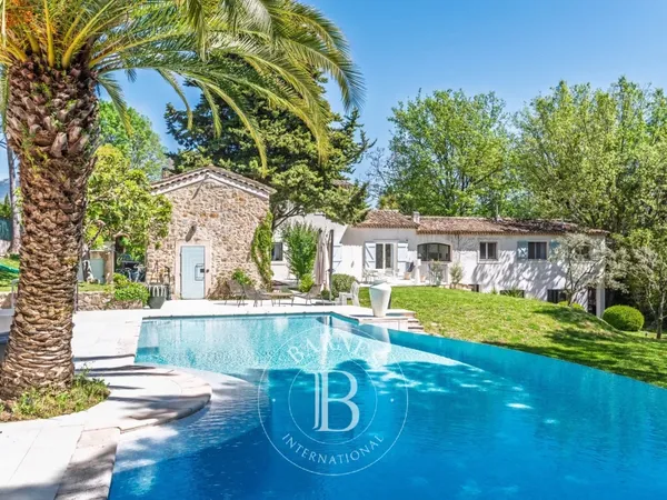Valbonne - A pied du village - Propriété familiale rénovée - Maison d'amis - Mazet - Appartement ind