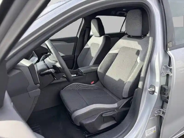 Opel Astra sports tourer 1.2 turbo hybride 145 ch e-dct6 — photo 5