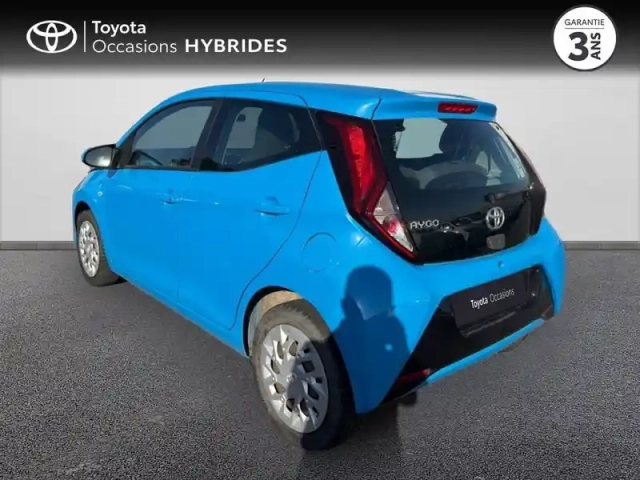 Toyota Aygo 1.0 vvt-i 72ch x-play zen 5p my20 — photo 2
