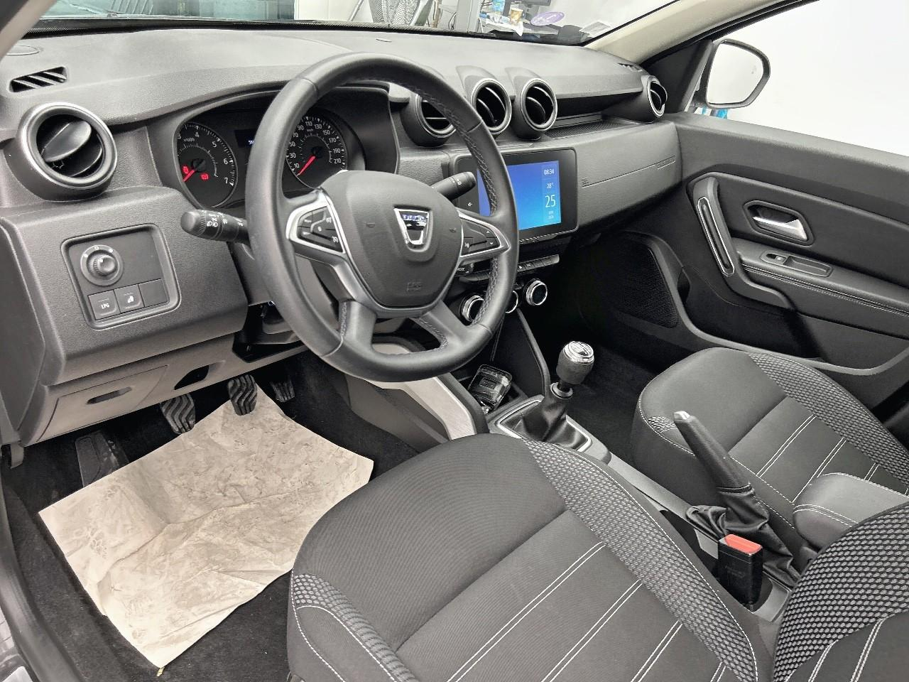 Dacia Duster eco-g 100 4x2 prestige — photo 9