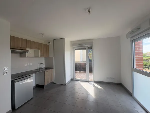 Studio à Saint-Jory avec balcon et parking vendu libre !