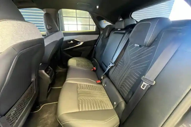 Peugeot 3008 plug-in hybrid 225 e-dcs7 — photo 16