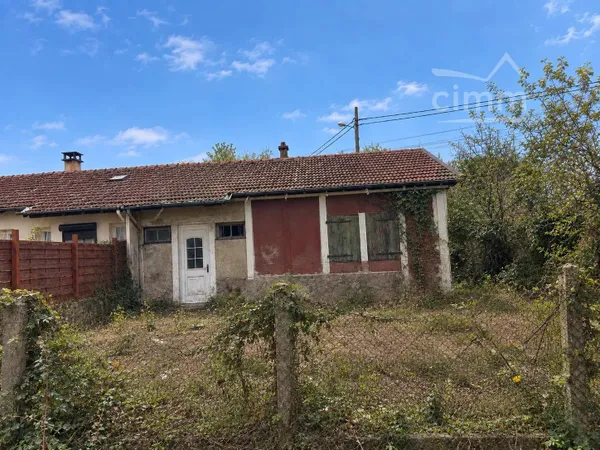 Le Péage de Roussillon - Terrain de 399m2 avec une maison à entièrement restaurer de 46m2 avec un ga