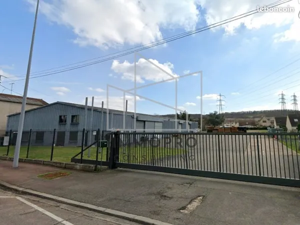 Local 1512 m² Porcheville
