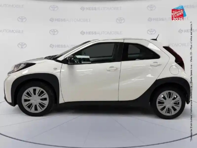 Toyota Aygo x 1.0 vvt-i 72ch dynamic my23 — photo 9