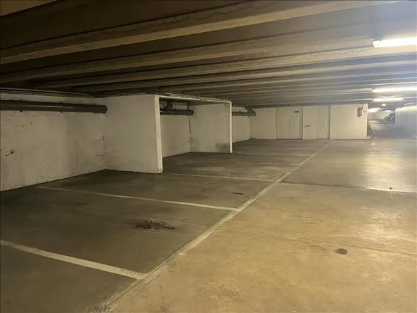 Place dans un garage collectif de 0 pièces principales