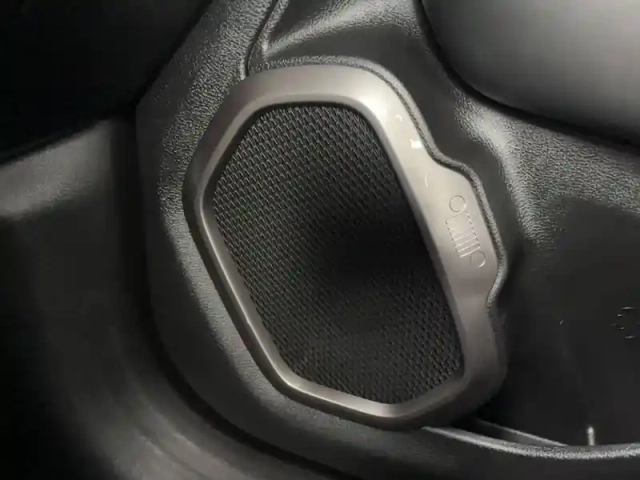 Jeep Renegade 1.0 turbo t3 120 ch bvm6 — photo 100