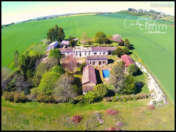 Maison 8 pièces 217 m²