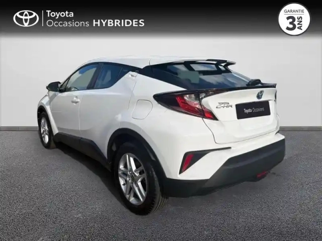 Toyota C-Hr 122h dynamic 2wd e-cvt my22 — photo 2