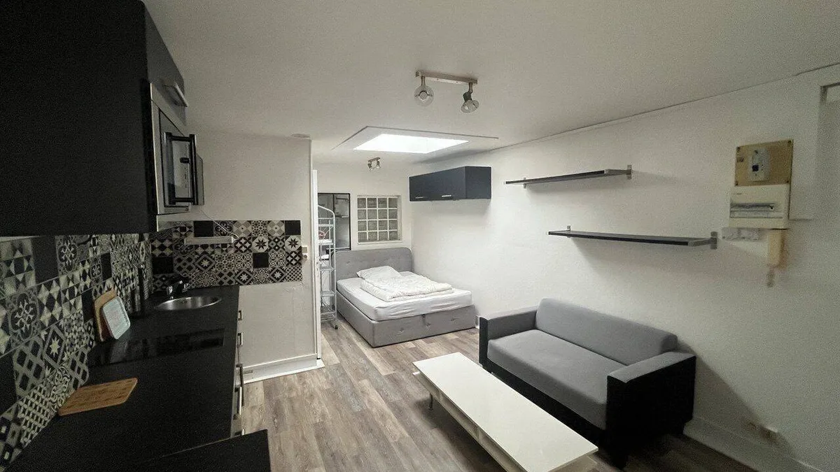 Photo 1