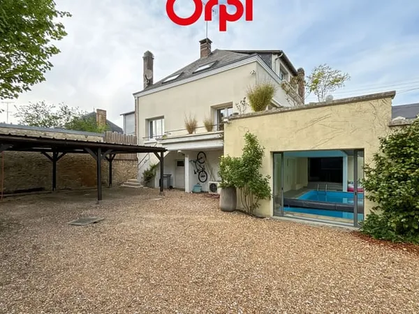 Maison 6 pièces 247 m²