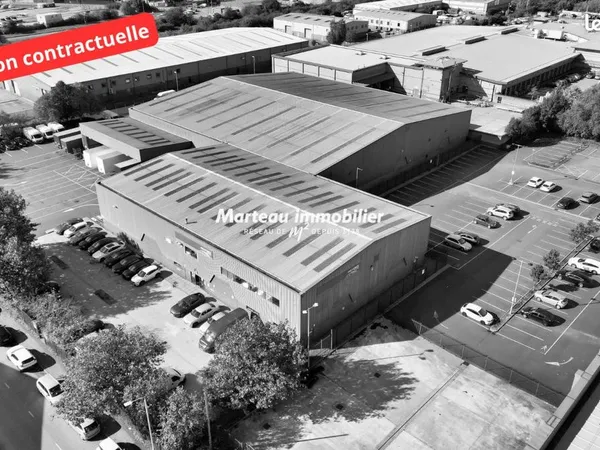 Local industriel 3 300 m²