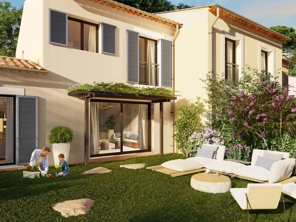 Vends villa - 93 m² - 5 pièces, 4 chambres - Sainte-Maxime 83120