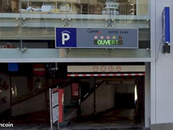 Place au parking Notre Dame