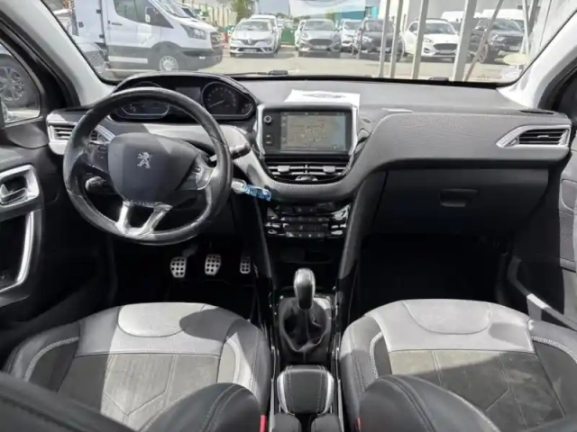 Peugeot 2008 1.6 bluehdi 100ch allure — photo 5