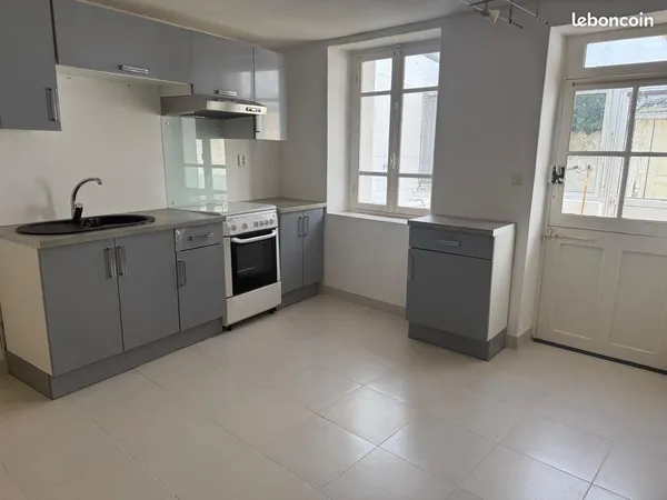 Maison 60 m² - Centre de Loué - 2 chambres - Jardin - Garage