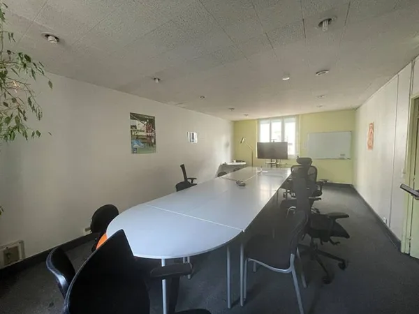Bureaux 750 m²