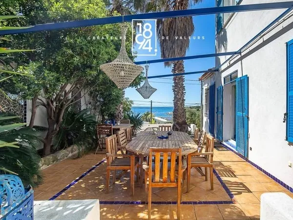 Maison 10 pièces 322 m²