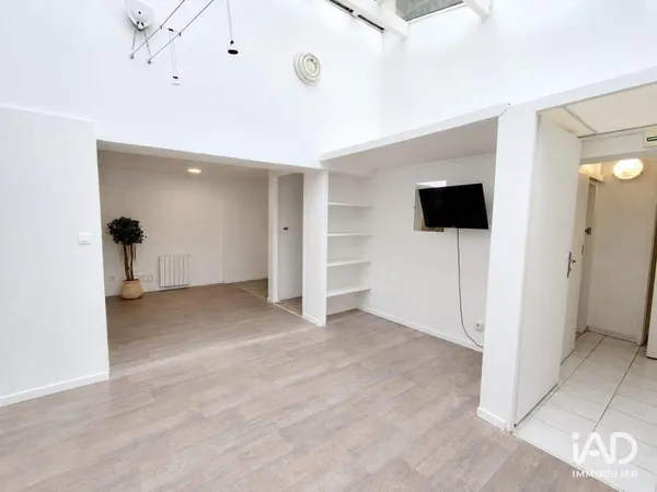 Local professionnel 76 m²
