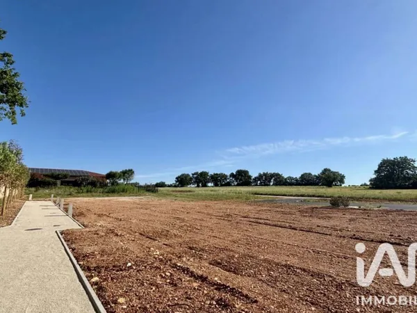 Terrain 402 m²