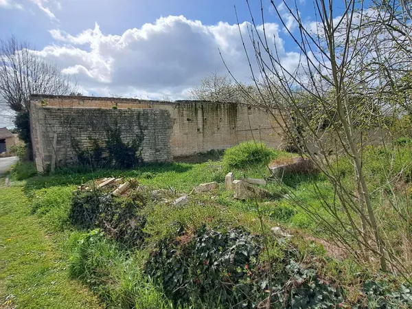 Projet de construction dans un environnement calme