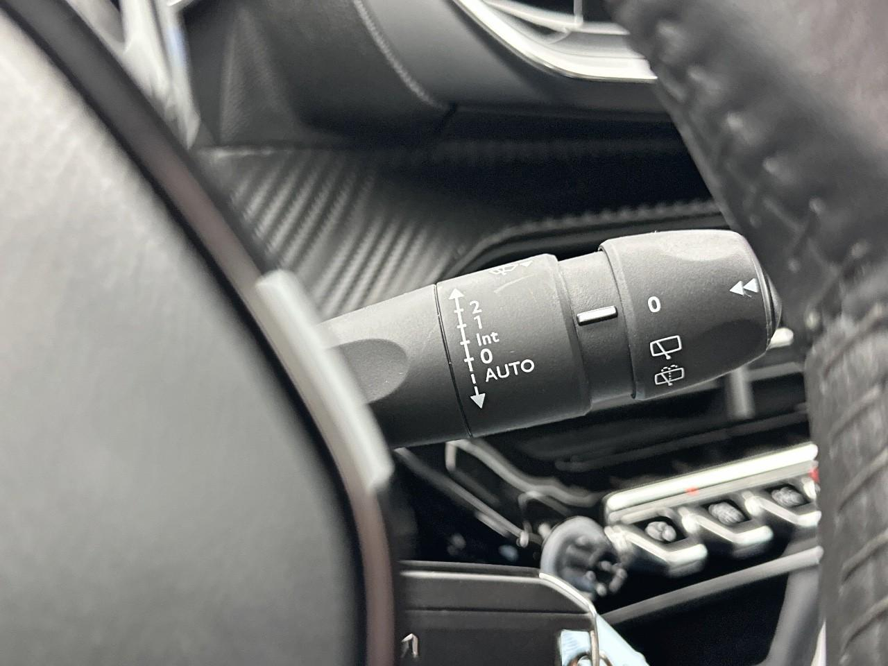 Peugeot 208 puretech 100 s&s bvm6 allure — photo 18