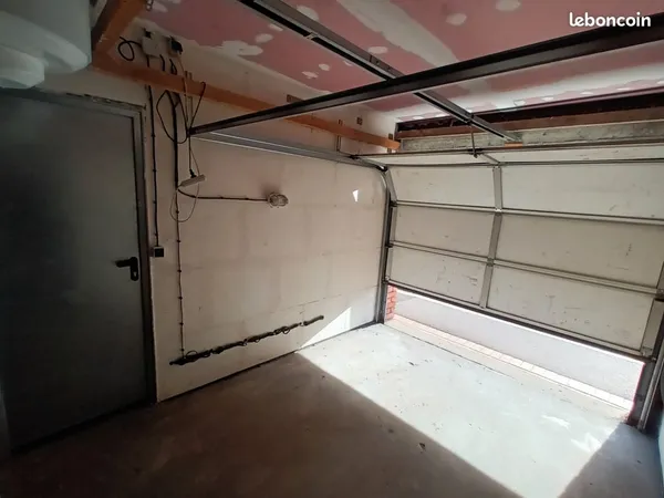 Garage Motos, box a louer