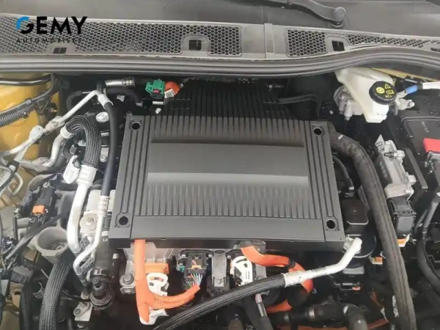 Peugeot 208 electrique 50 kwh 136ch — photo 12
