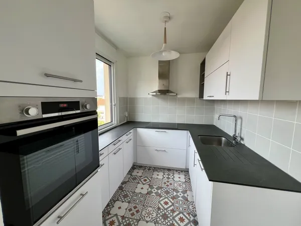 APPARTEMENT SPACIEUX - T4 - 99.09m2 - CLIMATISE - ROUTE DE G