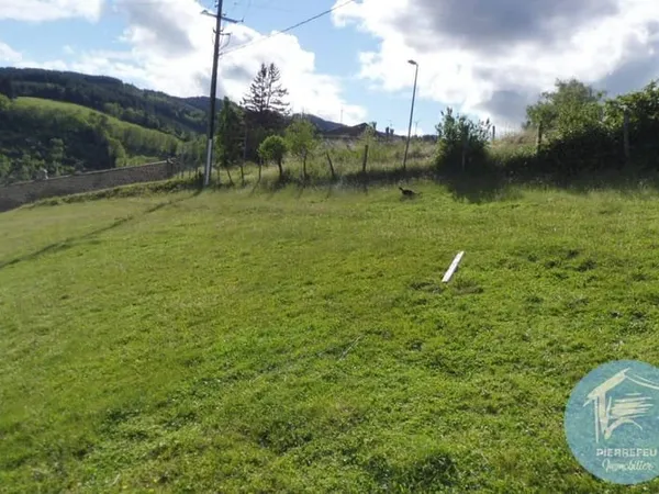 Terrain 768 m²