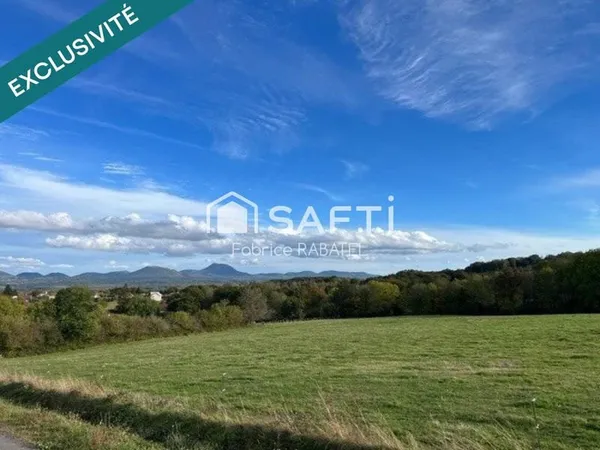 Terrain constructible d'une superficie de 1650 m2