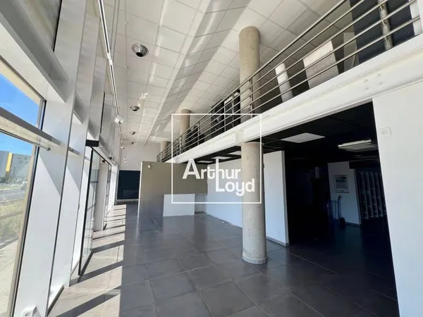 Local commercial 522 m²