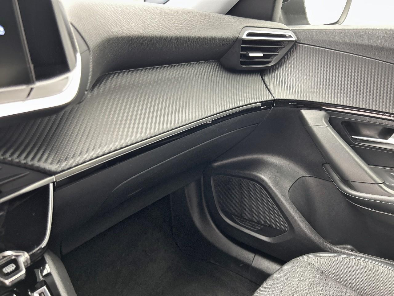 Peugeot 2008 puretech 130 s&s eat8 allure — photo 29