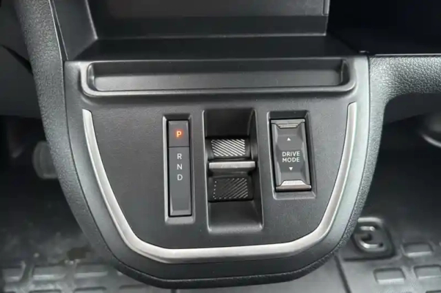 Peugeot Expert fgn m diesel 180 ch automatique — photo 52