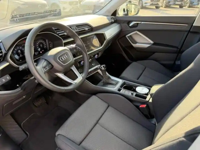 Audi Q3 sportback 35 tfsi 150ch advanced s tronic 7 — photo 6