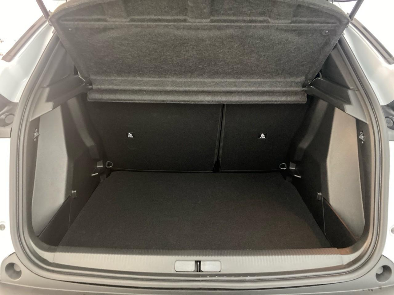 Peugeot 2008 hybrid 145 ch e-dcs6 allure — photo 6