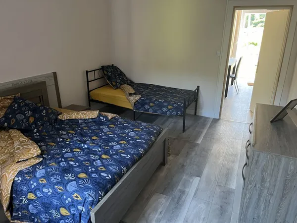 batiment avec 3 appartements en gites