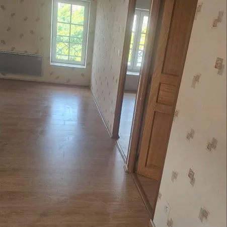 F2 location longny au perche