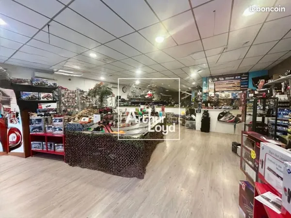 Local commercial 210 m²