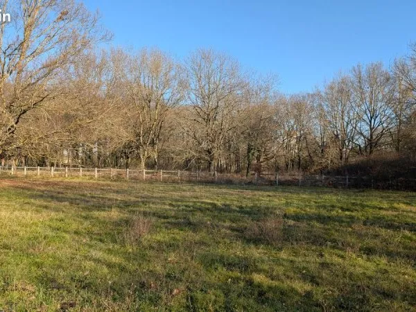 Terrain 850 m² Brax