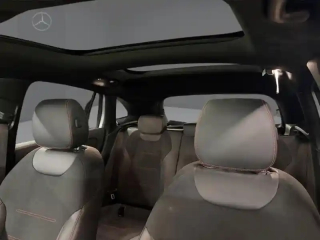 Mercedes Gla 200 d amg line — photo 36